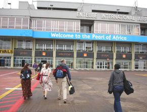 China Caplok Bandara Internasional Uganda Gara-gara Tak Bisa Lunasi Utang