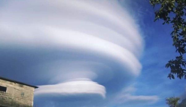 Luar Biasa! Fenomena Topi Awan Terjadi di Gunung Merapi