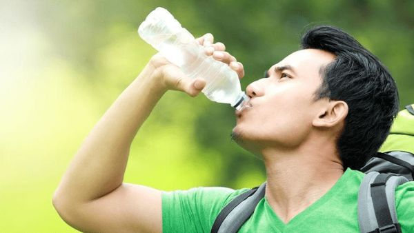 Minum Air Putih Secara Berlebihan Sebabkan Overdehidrasi, Kenali Sebab dan Gejalanya