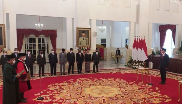 Sah! Presiden Jokowi Lantik Guntur Hamzah Jadi Hakim MK Gantikan Aswanto