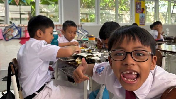 Dinkes Uji Sampel MBG Penyebab Keracunan Ratusan Siswa di SMPN 35 Bandung