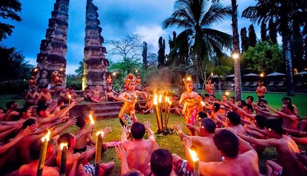 Makna Pola Lantai Tari Kecak Asli Bali yang Sering Digunakan untuk Ritual Adat