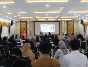 Pelaksanaan Kelas Editor oleh Susastra KMSI UNY dan Penerbit Bentang Pustaka