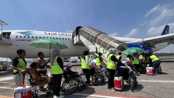 Garuda Indonesia Mulai Pulangkan Jemaah Haji, Keberangkatan Pertama 3.300 Orang