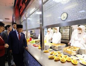 Prabowo Tinjau Program Makan Siang Gratis untuk Siswa di Beijing: Sangat Sehat