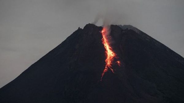 Menilik Kemungkinan Letusan Eksplosif Gunung Merapi
