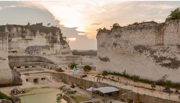 Alamat dan Tiket Masuk Bukit Jaddih, Bekas Bungker dengan Pemandangan Luar Biasa