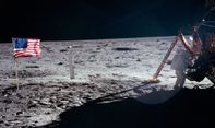 Apa Benar Neil Amstrong Mendengar Suara Adzan di Bulan?