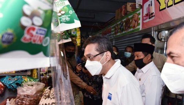 Menteri Perdagangan Haruskan Pedagang di Pasar Selalu Pakai Masker