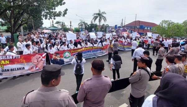 Ribuan Honorer Unjuk Rasa di Kantor Gubernur Bengkulu, Tuntut Pengangkatan Jadi PPPK