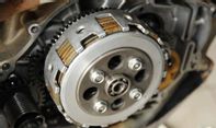 Mesin Motor Bunyi Kletek Kletek? Jangan Anggap Remeh, Yuk Ketahui Penyebabnya!