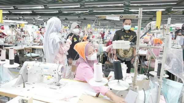 Cash Flow Kena Hantam Pandemi, 112 Perusahaan di Jateng Bayar THR Dicicil