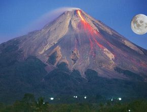 Berita Terbaru di Jogja: Juru Kunci Jelaskan Fenomena Merapi Menggembung