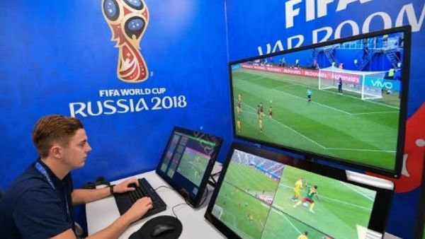 Pro Kontra Teknologi Var dalam Sepak Bola