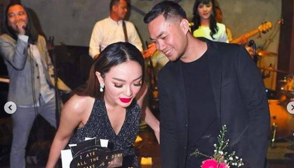 Baru Menikah 6 Bulan Tapi Sudah Gelar Acara 7 Bulanan, Zaskia Gotik Hamil Duluan?