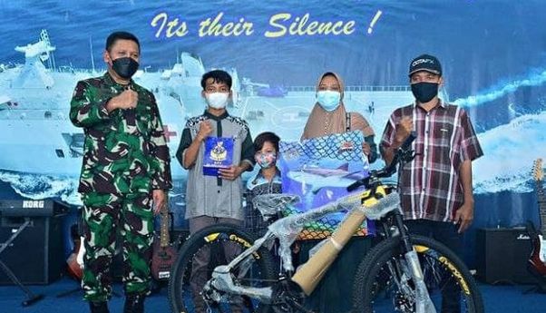 Viral Bocah SD Selamat setelah Bertahan 3 Jam di Tengah Laut, TNI AL Beri Apresiasi