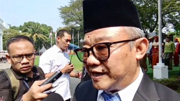MK Putuskan SD-SMP Gratis, Mendikdasmen: Keputusan Itu Final dan Binding, Tidak Ada Alasan Tidak Ikut