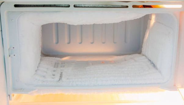 Bunga Es di Freezer Cepat Muncul? Ini 3 Penyebabnya