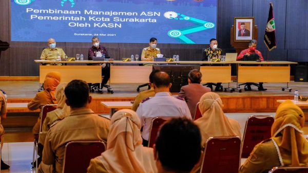 Puan Sindir Pemimpin yang Cuma ada di Medsos, Gibran Rakabuming Malah Minta ASN Jangan Abaikan Medsos