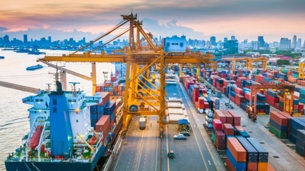 Pasokan Panel Surya di India Terancam Kelebihan: Tantangan Bagi Sektor Energi Bersih