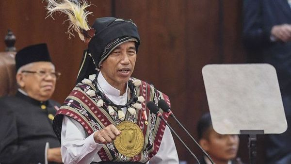 Jokowi Soal 'Pak Lurah' Kode Pilpres 2024: Saya Bukan Ketua Umum Parpol dan Bukan Ketua Koalisi