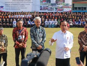 Jokowi Apresiasi Ganjar Bangun SMKN Gratis Khusus Keluarga Miskin