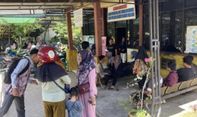 126 Petugas KPPS Datangi Kantor Kelurahan Batu Piring, Tuntut Honor Segera Dilunasi