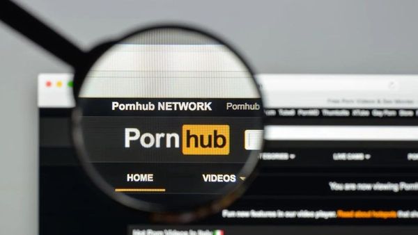 Bisnis “Lendir” Tak Selalu Licin, Mastercard Blokir Pembayaran Pornhub karena Konten Ilegal