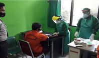 Puluhan Tahanan dan Narapidana di Polres Kulonprogo Menjalani Rapid Test Sebelum Diangkut ke Rutan