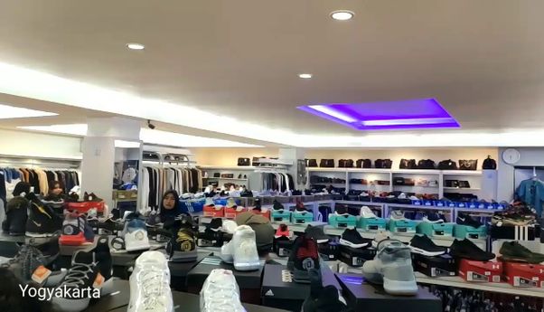 Outlet Biru Jogja: Tempat Berbelanja Murah Favorit Mahasiswa Baru