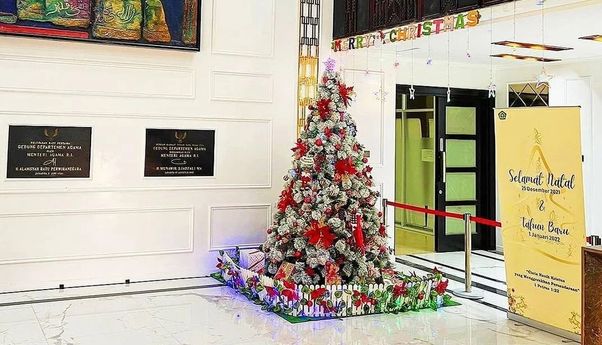 Ada Pohon Natal di Kantor Kemenag RI, “Baru di Era Gus Menteri Didekorasi Nuansa Natal”