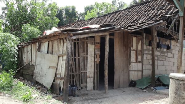 Cerita Kuli Bangunan Asal Grobogan Banting Tulang Hidupi 10 Anaknya dan Pusing Biaya Beli Kuota Internet