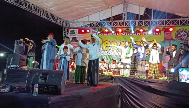 Ribuan Jamaah Mafia Sholawat di Kulon Progo Doakan Kemenangan Ganjar-Mahfud MD