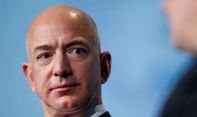Petisi Online Aneh Muncul, Minta Jeff Bezos Beli dan Makan Lukisan Mona Lisa