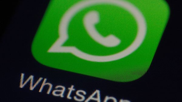 Ramai di WhatsApp Grup Angka Covid-19 di Jatim Meledak, Benarkah?