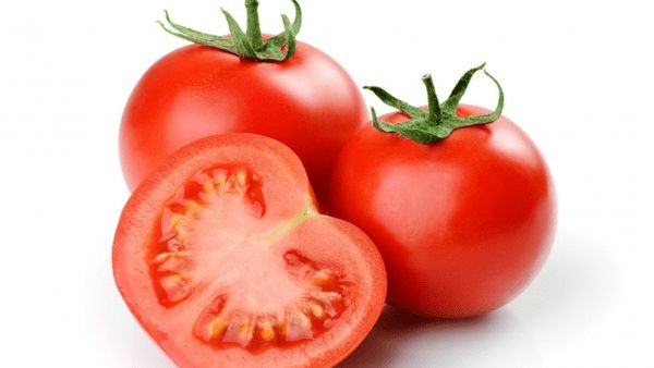 Kaya Antioksidan, Ini Manfaat Tomat untuk Bibir dan Wajah