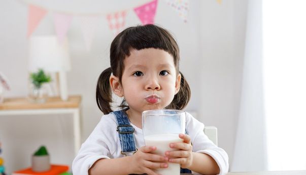 Intip Deretan Manfaat Segelas Susu Saat Sarapan untuk Anak