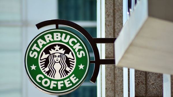 Starbucks Menutup Gerainya di Kanada dan AS, Terjangkit Corona?
