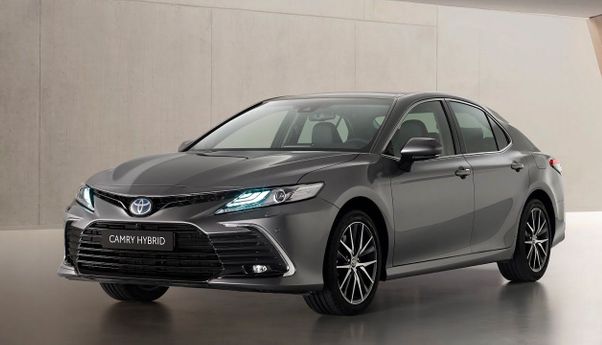 Camry Hybrid Facelift Baru Saja Diluncurkan Toyota, Harganya Justru Turun
