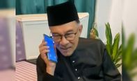 Nomor Smartphone Rahasia Jokowi Terungkap: Datuk Anwar Ibrahim Tak Sengaja?