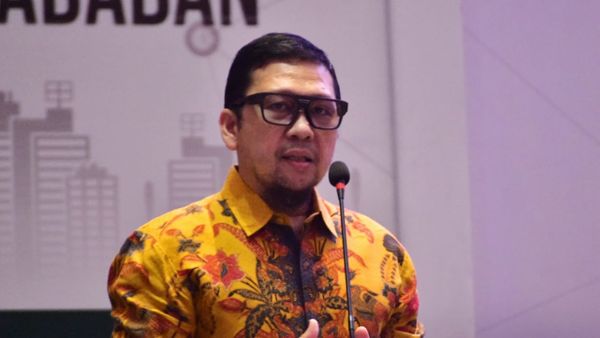 DPR Mencurigai Munculnya Isu Jabatan Kades 9 Tahun hingga Penghapusan Jabatan Gubernur