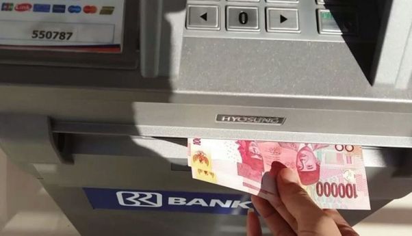 Penjelasan Cara Kerja Mesin ATM Mengeluarkan Uang dan Transaksi Lainnya
