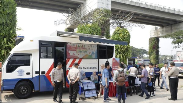 Mulai Hari Ini Dirlantas Polda Metro Jaya Buka Layanan SIM Keliling