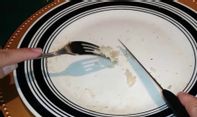 Netizen Asia Serang Pakar Etiket Inggris yang Sebut Tak Boleh Makan Nasi Pakai Tangan
