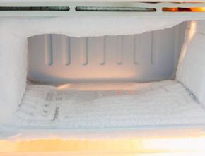 Bunga Es di Freezer Cepat Muncul? Ini 3 Penyebabnya
