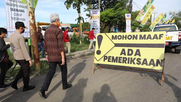 Jalur Tikus Jateng Dijaga Ketat, Ganjar Pranowo: Awasi Truk Boks Bermuatan Orang