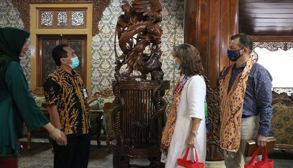 Bikin Bangga! Produk Furnitur Jepara, Mebel, Dubes Slovakia, Jaroslav Chlebo, Jepara, Berita Hari ini  Jepara Bikin Dubes Slovakia Kepincut