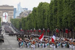 Prabowo Bangga Kontingen TNI-Polri Tampil di Parade Militer Bastille Day: Simbol Eratnya Kerja Sama RI–Prancis