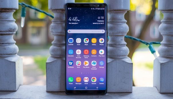 Pilihan Hp Samsung Anti Air Untuk Anda Yang Suka Basah-Basahan