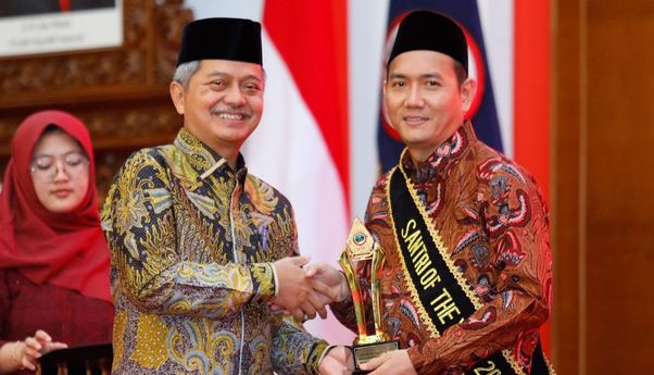 Ketua KPI Ubaidillah Raih Dinobatkan sebagai Santri Inspiratif Nasional dalam Santri of The Year 2024